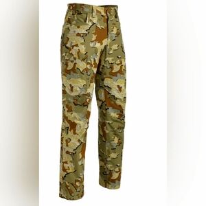 **KUIU**  VALO Print- ATTACK PANT-  Size 28S (Size Chart @ End)  NWOT